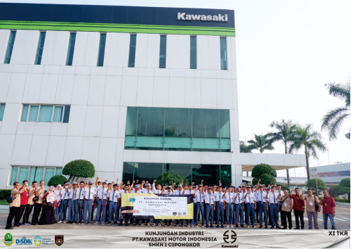 SMKN 1 Cipongkor melaksanakan kunjungan industri ke PT.Kawasaki Motor Indonesia